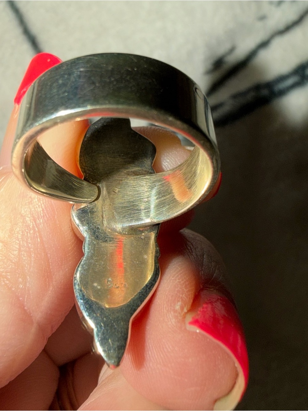 Sterling Silver Turquoise & White Horse size 6 Statement Ring - Picture 2 of 2